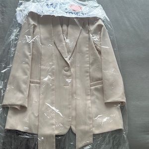 Because of Alice Blazer dress.